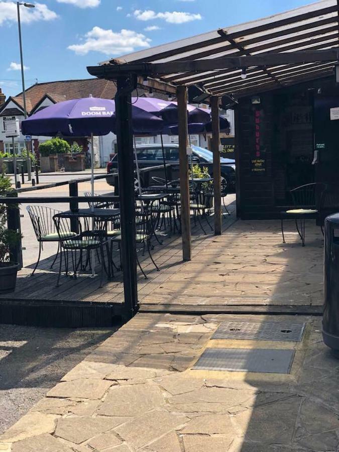Hotel The Holroyd Arms Guildford Exterior foto